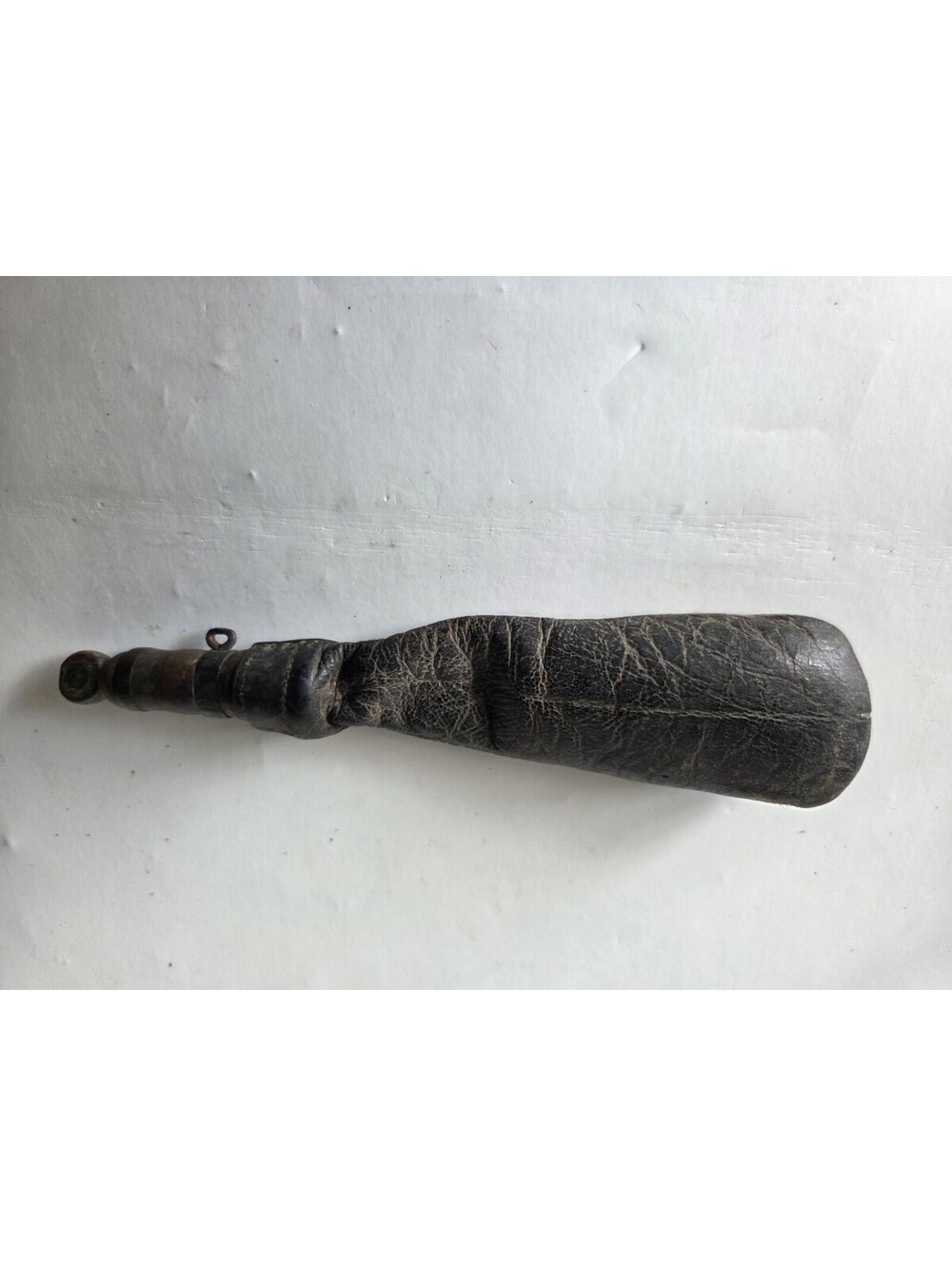 RARE CIVIL WAR SOLDIER'S STITCHED LEATHER SHOT POUCH  HAND CARVED WOOD SPOUT A22